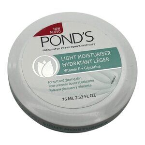 Ponds Light Moisturizer Cream With Vitamin E + Glycerine For Soft & Glowing Skin